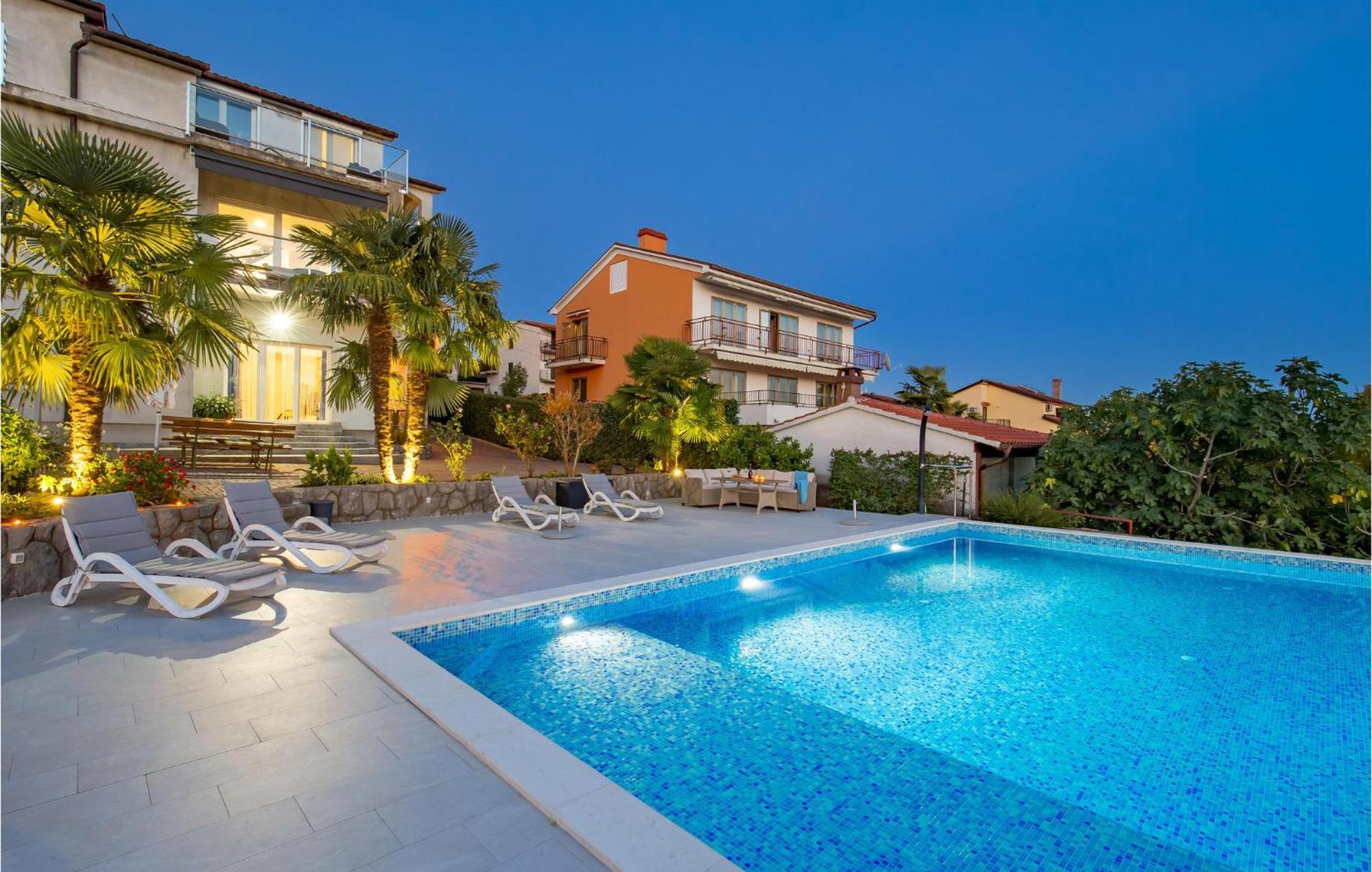 Lovely Apartment In Rijeka With Wifi Bagian luar foto