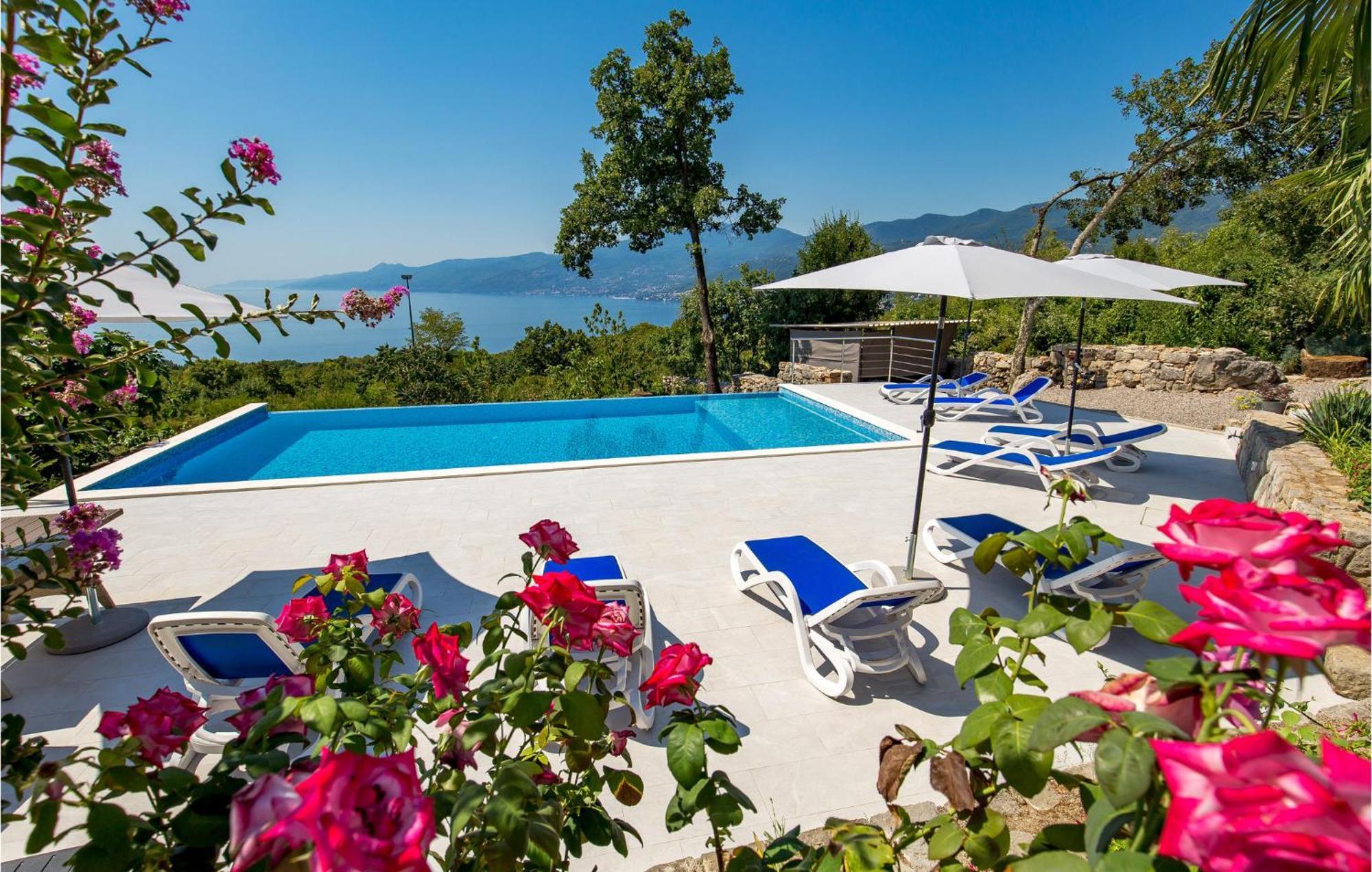 Lovely Apartment In Rijeka With Wifi Bagian luar foto